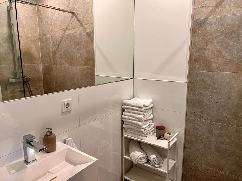 Apartments Bei Playmobil Eg,130M2,Grosse Terassen,24H Self Check-In, Free Parking Zirndorf Buitenkant foto